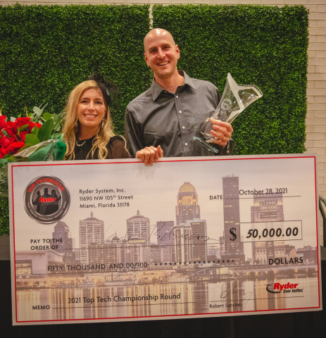 original Ryder awarded Wade Robinson the title of 2021 Ryder Top Technician during the 20th annual Ryder Top Technician (“Top Tech”) Recognition Event in Louisville, Kentucky. (Photo: Business Wire)