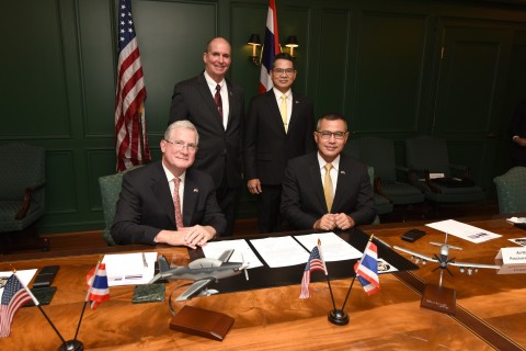 From left to right: Thomas Hammoor, president and chief executive officer of Textron Aviation Defense LLC, hosts the Royal Thai Air Force (RTAF) Air Marshal Pongsawat Jantasarn, Chairman of the RTAF Procurement Committee, for the signing of the official Thai contract procuring a fleet of 12 Beechcraft AT-6TH aircraft. Witnessing the contract signing are Thomas Webster, Textron Aviation Defense regional sales director for Asia Pacific, and RTAF Air Chief Marshal Chanon Mungthanya. (Photo: Business Wire)