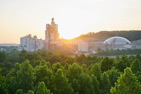 LafargeHolcim Ste. Genevieve cement plant (Photo: Business Wire)