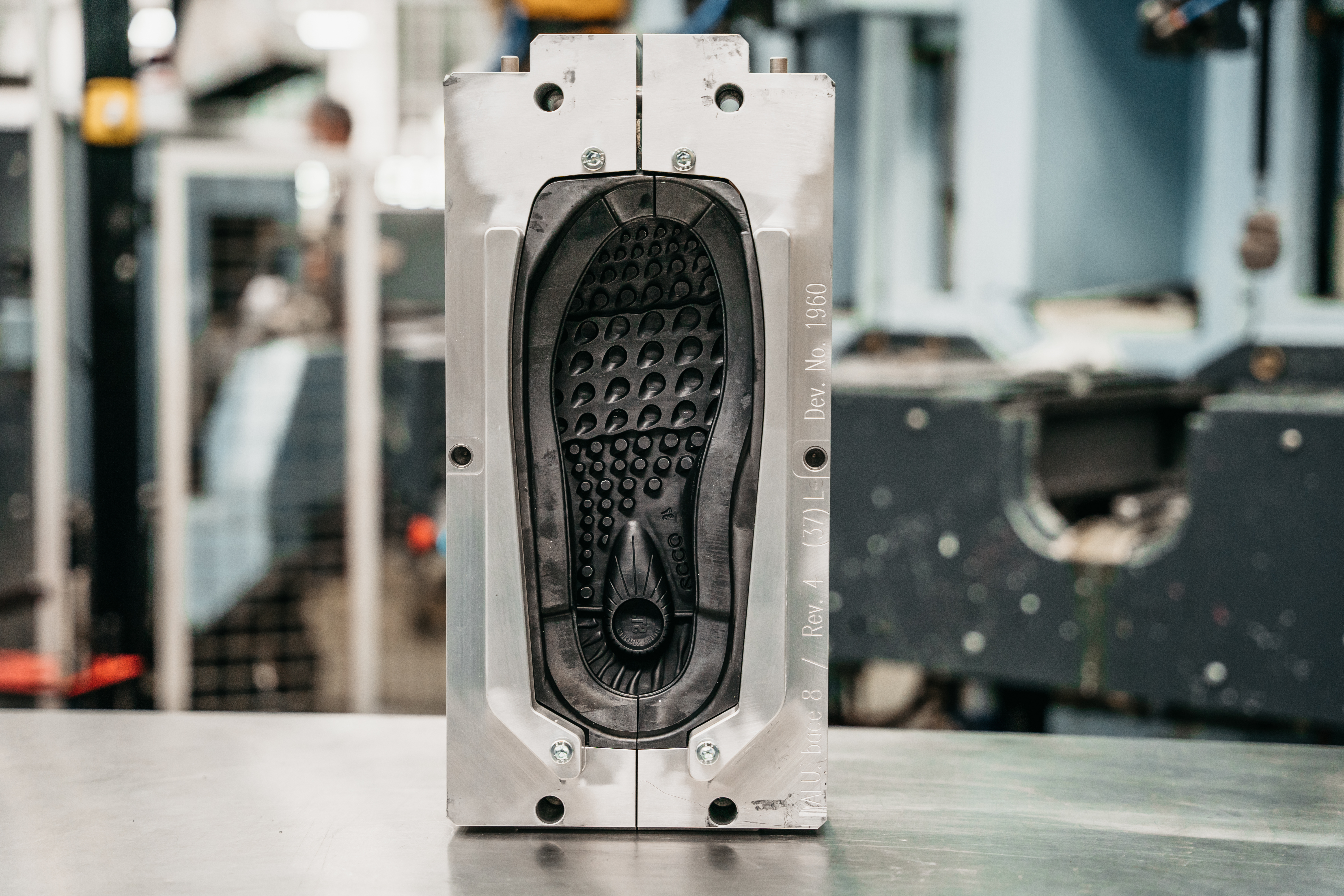 kutter perler Pind Stratasys Partners With ECCO to Innovate Footwear Manufacturing Using 3D  Printing Technology | Business Wire