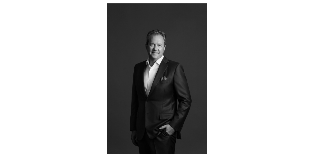 ELC Announces Appointment of Mark Loomis to Lead North America – The Estée  Lauder Companies Inc.