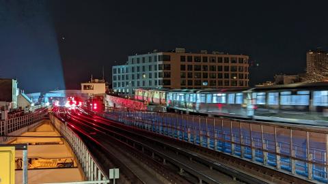 The first commuter train travels the newly completed Red-Purple bypass north of Belmont station, the first major customer improvement milestone completed by a Fluor joint venture for the Chicago Transit Authority’s (CTA) Red and Purple Modernization Phase One Project. (Photo: Business Wire)