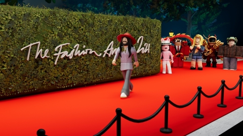 Alessandro Michele, Creative Director of Gucci, presents the first ever Fashion Award for Metaverse Design in The Fashion Awards experience on Roblox. (Photo: Business Wire)