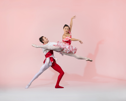 SACRAMENTO BALLET CELEBRATES HOMETOWN THEME IN 2021 NUTCRACKER: Sacramento Ballet reaffirms its commitment to Sacramento & its community through its new 2021 Nutcracker. A diverse celebration of its hometown inside & out, this year’s Nutcracker will feature brand new choreography from three alumni dancers who have gone on to national recognition & acclaim. And, the new official logo for the Nutcracker features the Sacramento city skyline in the soldier’s helmet! Be sure to get your tickets for the whole family to Sacramento Ballet’s Nutcracker, Dec. 11-23 at SAFE Credit Union Performing Arts Center. For more information, visit: https://www.sacballet.org/2021-nutcracker-information/. Pictured: Sacramento Ballet dancers Wen Na Robertson & Wyatt McConville-McCoy. Photo Credit: Maximillian Tortoriello Photography