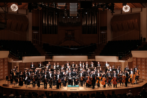 榮獲《留聲機》雜誌2019年「年度管弦樂團大獎」的香港管弦樂團將於西九文化區的戶外跨年倒數演唱會獻上動人演奏，迎接新年。
(攝影: 嘉霖/港樂)