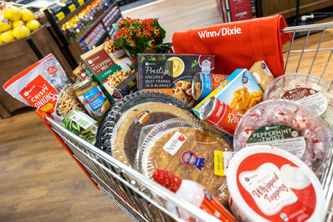 Southeastern Grocers is helping customers save big this holiday season with its award-winning SE Grocers private label products, paired with its top-ranked rewards loyalty program. (Photo: Business Wire)