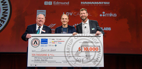 CEO of Senorics Ronny Timmreck, center, receives the first-place prize in the 2020 SPIE Startup Challenge from then-SPIE President John Greivenkamp, left, and Jenoptik Optical Systems President Jay Kumler. (Photo: Business Wire)