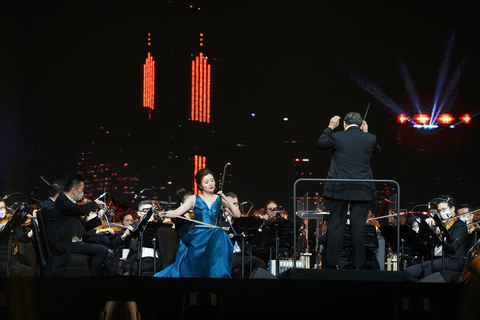 Hong Kong’s flagship orchestra, the Hong Kong Philharmonic Orchestra, performed in synchrony with the stunning A Symphony of Lights in an outdoor concert in the West Kowloon Cultural District for the live and global audiences. (Photo: Business Wire)