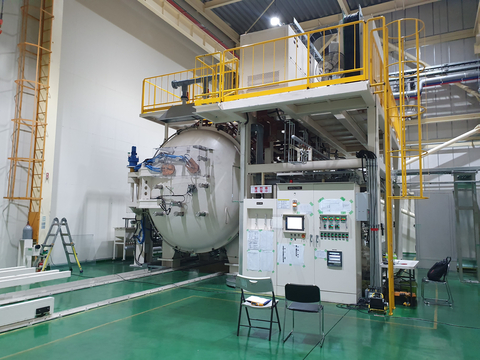 thumbnail ThermVac Inc., a developer of vacuum furnaces, continues to develop a variety of ultra-high temperature furnaces that can be optimally applied to diverse types of materials, which are to be fired in the range of 2500°C or higher ultra-high temperature. With regard to graphitization treatment, as the competition to advance material properties becomes intense and the firing process requires a higher temperature than the current operation of 2,700~2,800°C, ThermVac has recently developed a resistance heating type of ultra-high temperature vacuum furnace which can stably operate under 3,000°C mass production process. (Photo: Business Wire)