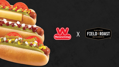 Field Roast™ Plant-Based Signature Stadium Dog Now Featured at All Wienerschnitzel Locations Nationwide. (Photo: Business Wire)