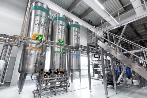 original The processing of Aloe Vera has been one of the core competencies of LR for 20 years. The Aloe Vera Drinking Gels are among the company's top sellers. They have been produced in this modern Aloe Vera production site in Ahlen since 2018. (Photo: Business Wire)