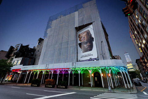 Urban Umbrella scaffolding allows for custom signage, branding, color, and lighting. (15 Watts) (Photo: Business Wire)