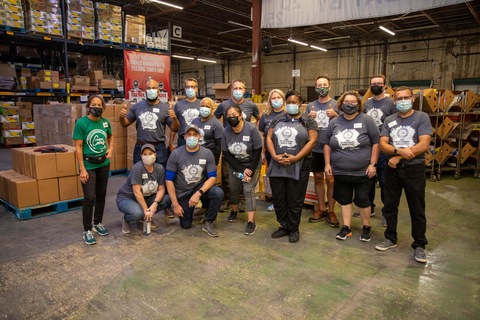 Jabil volunteers assembled meal boxes at Feeding Tampa Bay (Photo: Business Wire)