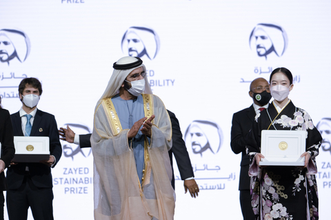 Mohammed bin Rashid honours 10 Winners of 2022 Zayed Sustainability Prize (Photo: AETOSWire)