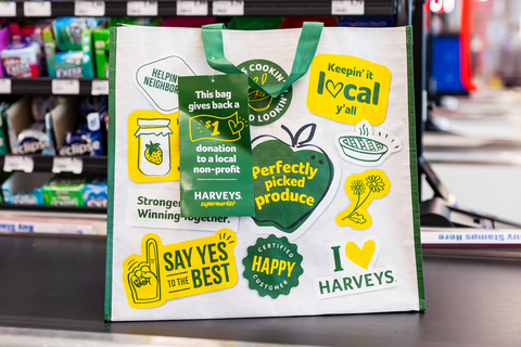 With each purchase of a Fresco y Más, Harveys Supermarket and Winn-Dixie reusable community bag featuring an attached giving tag, customers can direct a $1 donation to the nonprofit of their choice or donate to the store's chosen nonprofit. (Photo: Business Wire)