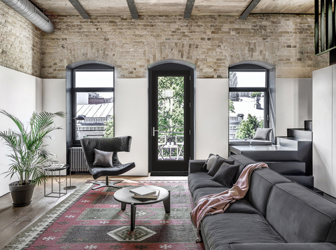 original Ideal for multi-family new construction and remodeling, Therma-Tru’s popular 8'0" Smooth-Star flush-glazed full-lite door has been redesigned with an elevated bottom rail to meet ADA requirements. (Photo: Business Wire)