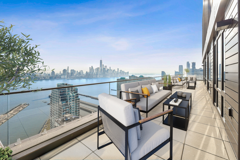 Penthouse terrace at 75 Park Lane Jersey City (Photo: Business Wire)