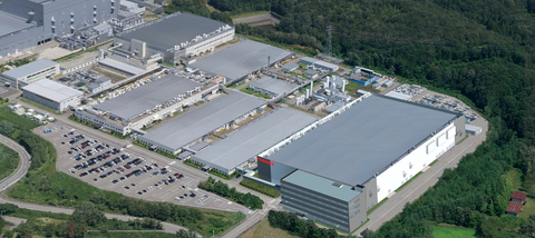 Toshiba: Artist’s impression of the new 300-milimeter wafer fabrication facility, Kaga Toshiba Electronics (the building on the right). (Graphic: Business Wire)