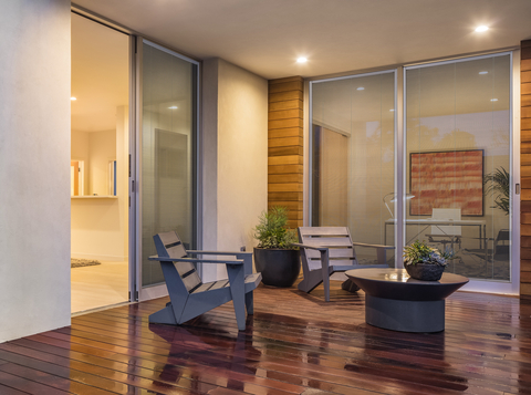 original Large Format Blink® Blinds + Glass (Photo: Business Wire)