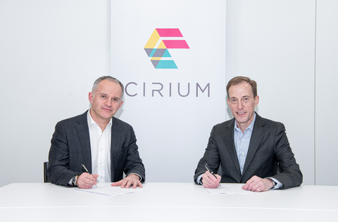 original Jeremy Bowen, Cirium CEO and Don Thoma, Aireon CEO meet to sign the new deal to bring together Aireon's global flight tracking data with Cirium's complete database of fleet, flight status and airline schedules. (Photo: Business Wire)