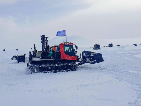 Pistenbully traverse team returning to Halley VI Station, flying the Geotab flag. At the end of each trip the machines will undergo routine maintenance and repairs at Halley's workshops, prior to resupply and preparation for the next adventure. (Photo: Business Wire)