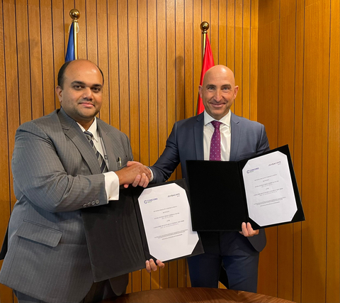 original Concord Renewable Energy Sdn Bhd CEO, Datuk Khairuddin bin Tan Sri Mohd Hussin, and Carsten Dommermuth, Vice President and General Manager APAC at INNIO Jenbacher (Photo: Business Wire)