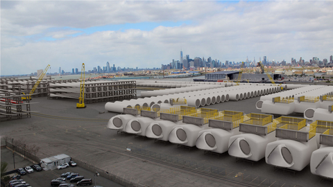 Wind turbine staging operations with the Manhattan skyline in the background (artistic rendition, not final) (Graphic: Business Wire)