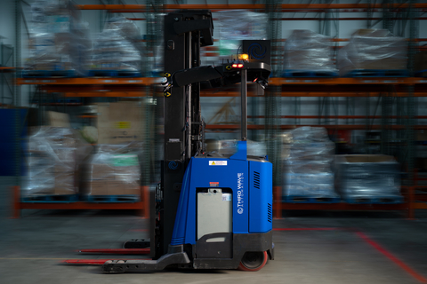 Third Wave pallet truck outfitted with Ouster digital lidar. (Photo: Business Wire)