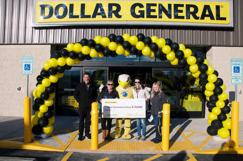Dollar General extended its mission of Serving Others by donating $10,000 and 100 new books to Athol Elementary School at the grand opening festivities of the Company's first Idaho store. (Photo: Business Wire)