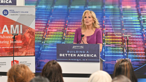 First Lady Jill Biden discusses importance of collaborating with community colleges to train workers and grow the workforce by investing in new technology and manufacturing in the U.S. at Intel’s Ocotillo campus in Arizona. (Credit: Walden Kirsch/Intel Corporation)