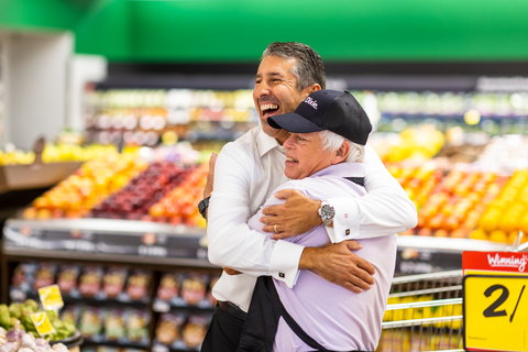 SEG's Chief Growth Officer, Eddie Garcia, recognizes tenured Winn-Dixie associate, Shane Crisco, for 35 years of dedicated service during recent store re-grand opening. SEG is featured as top supermarket in the retail category in Newsweek's list of America's Most Trusted Companies 2022. (Photo: Business Wire)