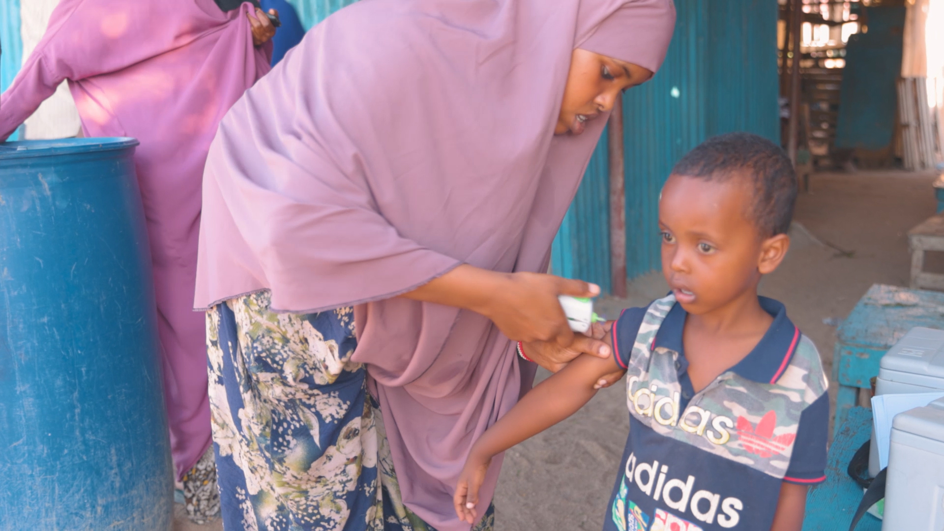 In 2021, PharmaJet experts conducted training in Mogadishu alongside UNICEF, WHO, and local health authorities who then, over the following 2 weeks cascaded that training to over 200 additional healthcare workers. This video shows both the healthcare provider and patient experience during the Polio Immunization Campaign that immunized 110,000 children.