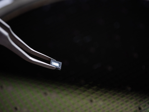 original USound MEMS loudspeakers are available without ferromagnetic materials and are fully compliant to manufacture MRI-compatible headphones. (Photo: USound GmbH)