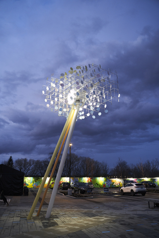 Photograph of Kinetic Cloud Sculpture titled, “Composition for the Wind” Created by Brad Hindson and Michael Simon (Studio F Minus). Photographed by Nation Wong Photography, provided by Lakeview Community Partners Limited.