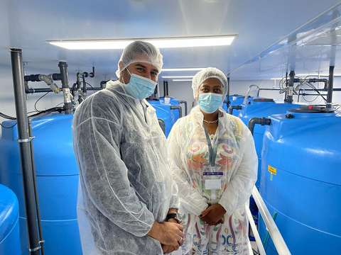 Akanda CEO, Tej Virk and Executive Chairman, Louisa Mojela, pictured at the premium indoor cultivation site in Sintra, Portugal. (Photo: Business Wire)