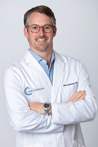 Dr. Elliot DeYoung, Interventional Radiologist joins medical staff at La Jolla Vein & Vascular (Photo: Business Wire)