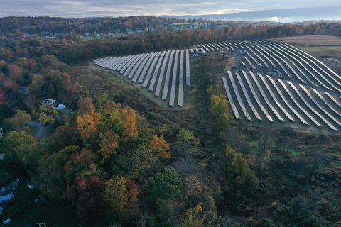 GSK Consumer Healthcare Announces Completion of Solar Panel Project for Oak Hill Site in Partnership with Ameresco that will generate electricity equivalent to more than 70% of the Oak Hill site’s annual usage and reduce its carbon footprint by 60%. (Photo: Business Wire)