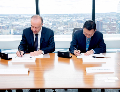 Dr. Vasilis Gregoriou, Advent's Chairman and Chief Executive Officer (left), and Dr. Jong Kook Lee, Hyundai's Executive Director (right), during the signing ceremony in Advent's Headquarters in Boston (Photo: Business Wire)