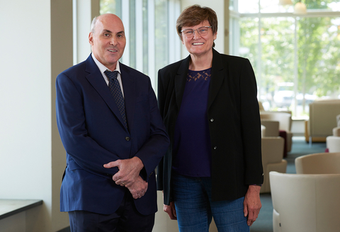 Drs. Drew Weissman (left) and Katalin Karikó (right) are the 2022 Ross Prize awardees. (Credit: Perelman School of Medicine at the University of Pennsylvania)