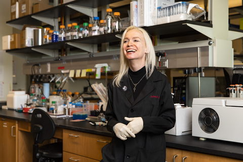 Amber L. Southwell, Ph.D., recipient of the 2022 Sensory Sentinel Grant from Turner Scientific to promote animal welfare and improved research.
 (Photo: Business Wire)