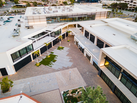Amazon has signed a lease for a 123,000-square-foot space with Seritage Growth Properties and Invesco at University Town Center to accommodate more than 700 employees. The new office space will open for employees in early 2023. (Photo: Seritage Growth Properties)