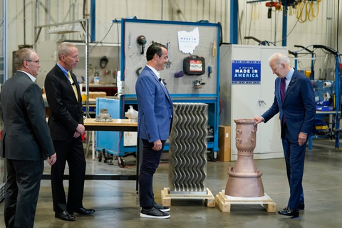 President Biden inspects large, printed aerospace components and meets with senior leadership from Sintavia, Lockheed Martin, and Honeywell in Cincinnati on May 6, 2022 to launch the new White House “AM Forward” supply chain initiative (from left to right, Frank St. John, COO, Lockheed Martin; Mike Madsen, CEO, Honeywell Aerospace; Brian Neff, Founder & CEO, Sintavia). Photo Courtesy: AP/Andrew Harnik