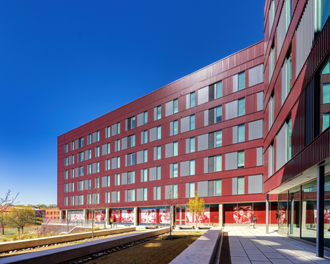 The large open courtyard at the Alston Avenue Apartments provides a communal space for students to meet and gather. (Picture taken March 2022; credit: Corvias)