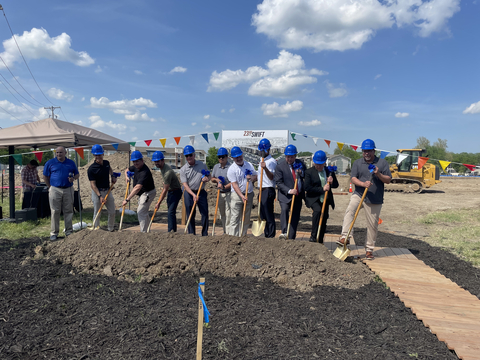 Bonaventure CEO Dwight Dunton and colleagues as well as Star Development executives host ground-breaking for 23rd & Swift (Photo: Business Wire)