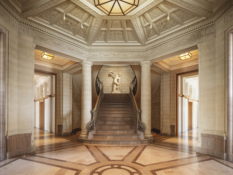 GRAND STAIR ROTUNDA AT RH SAN FRANCISCO, THE GALLERY AT THE HISTORIC BETHLEHEM STEEL BUILDING (Photo: Business Wire)