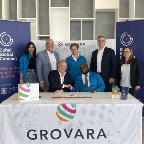 Grovara and Dubai Global Connect cemented their partnership on April 26, 2022 at DGC's new Visitor Centre in Dubai. Standing, from left are Grovara Sales Director Eugenia Schlitter, Grovara Executive Chairman David Pottruck, Grovara Chief Innovation Officer/Co-founder Peter Groverman, Dubai Global Connect Food Business Development Lead Badreddine Soukarie, and Grovara VP of Global Supply Chain Juliana Rogenski; Seated, from left are Dubai Global Connect Head of Business Development Paul Boots and Grovara CEO/Co-founder Abu Kamara. (Photo: Business Wire)