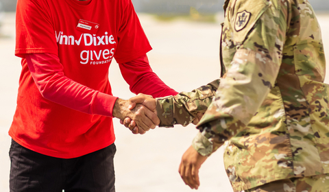 original Southeastern Grocers launches its annual six-week community donation program supporting Folds of Honor and its mission to provide educational scholarships to the children and spouses of America’s fallen and disabled service members. (Photo: Business Wire)