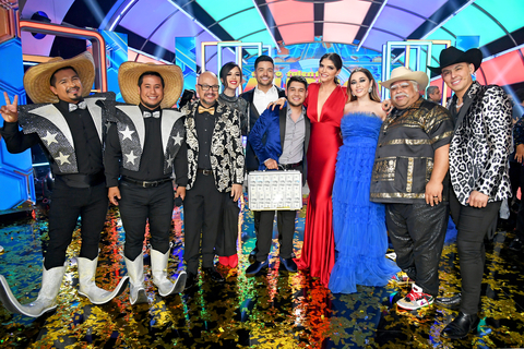 – Raúl Beltrán, a 21-year-old Regional Mexican singer/songwriter from Sinaloa, México and Fresno, CA, has won season 26 of EstrellaTV’s award-winning talent competition series Tengo Talento, Mucho Talento. Beltrán bested a field of 13 finalists, winning the popular vote by the public and judges with his original song "Ella es Mi Madre." Beltran's final performance of the emotional song about his mother in Mexico not only pulled at the heartstrings of the judges – with all five judges shedding tears during the performance – but pushed fans to vote him as the winner. Beltrán won the $100,000 prize in the two-hour season finale, which aired tonight. EstrellaTV is the national broadcast television network of leading Spanish-language multiplatform media company Estrella Media. L to r: Los Pelillos de Culiacán, Judge Pepe Garza, DJ Christy Garza, Host Luis Coronel, Winner Raúl Beltrán, Judges Ána Barbara, Carolina Ross, Don Cheto, and Luis Alfonso Partida ‘El Yaki’. (Photo: Business Wire)