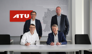CTO Lars Heyne and CFO Sebastian Jarantowski signed the contract on the ATU side and Ulf Schulte, Managing Director, and Martin Heine, Senior Sales Manager on the Allego side (from left to right) (Photo: Business Wire)