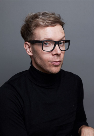 thumbnail Sheridan Ward, Celebrity Hairstylist (Photo: Mary Kay Inc.)